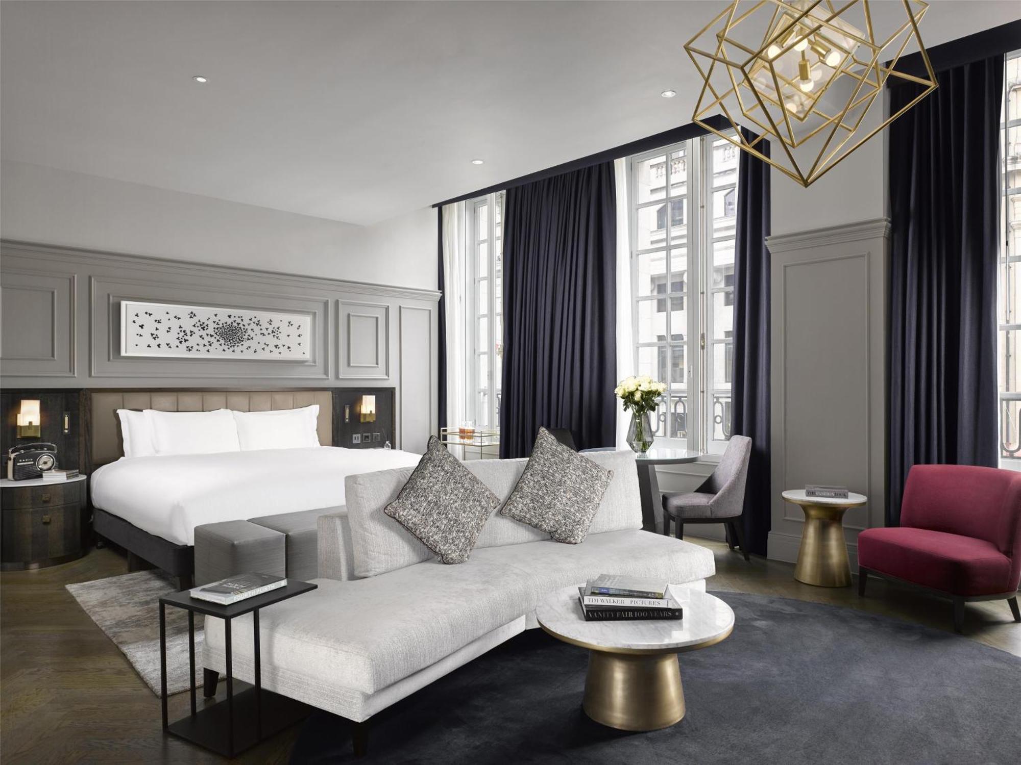 The Trafalgar St. James, Curio Collection By Hilton 5*